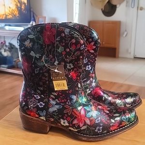 Roper size 8.5 new boots